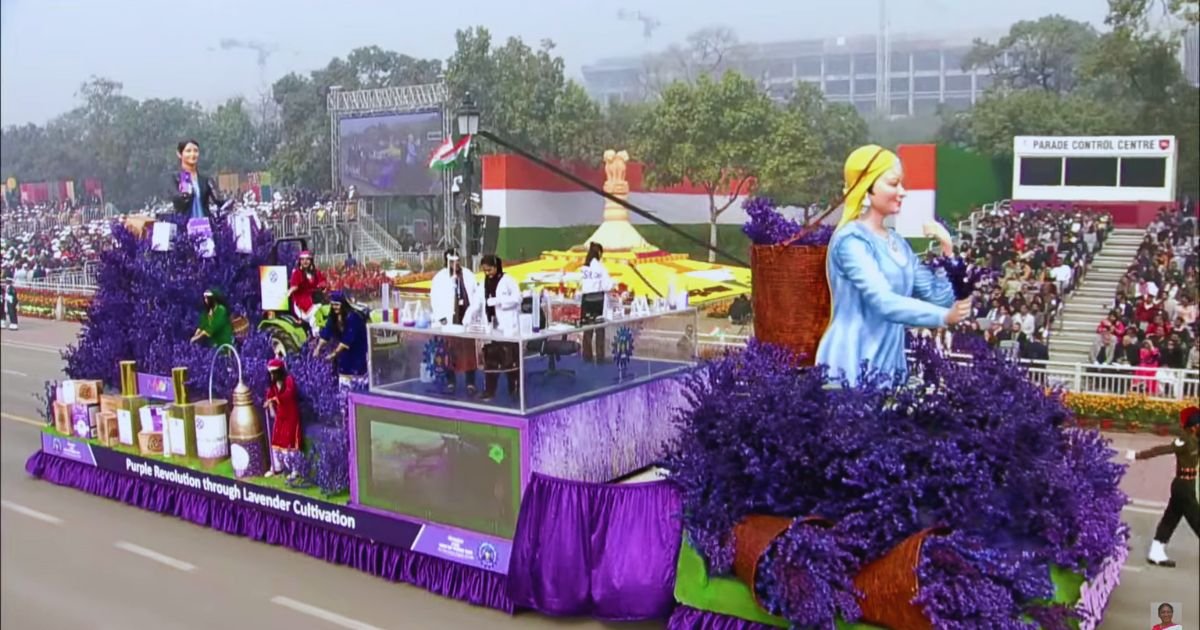 CSIR's Tableau on Republic Day Draws Attention; The Glory of the Purple Revolution, the Power of Electric Tractors